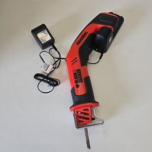 Black & Decker HandiSaw with Charger Model CHS6000
